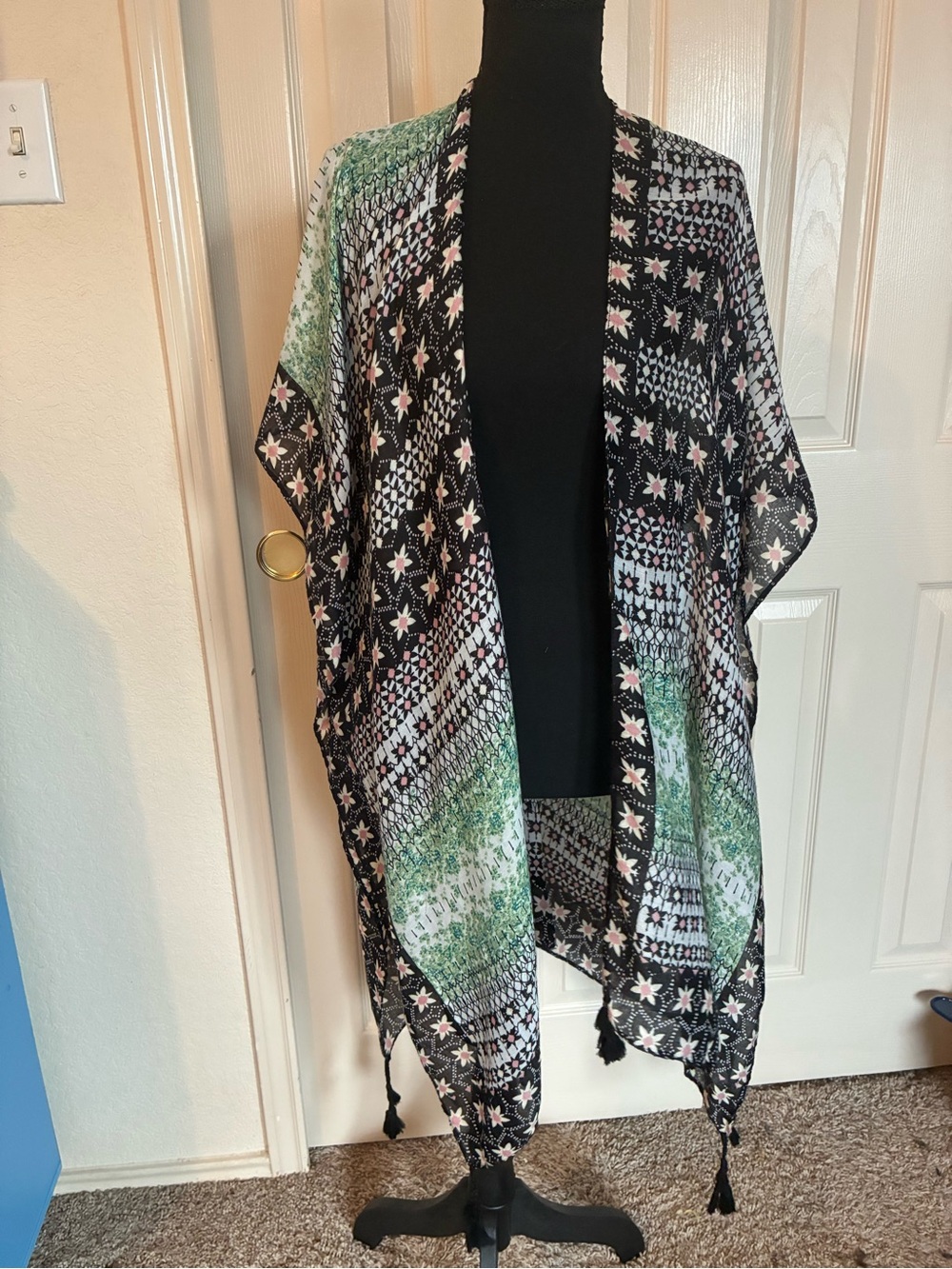 Green and Black Patterned Kimono Wrap - Unbranded